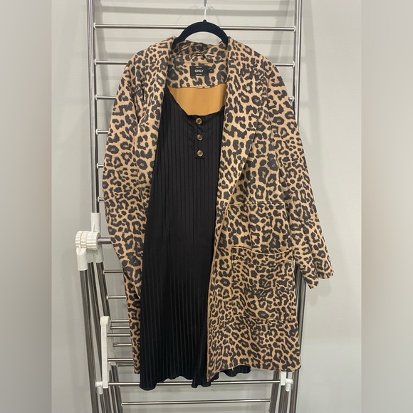 Leopard Cardigan, size M - Picture 2 of 4